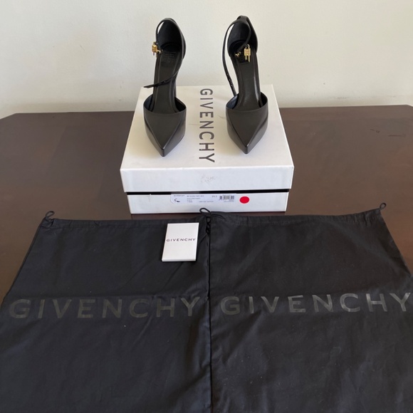 GIVENCHY size 8.5 (39.5) G-lock pointed Toe Platform Pump
Worn 2x, light wear - Picture 6 of 9